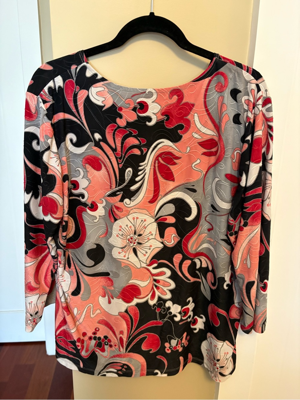 Women’s Floral Swirl Round-Neck Top in Coral and Black - Picture 3 of 4